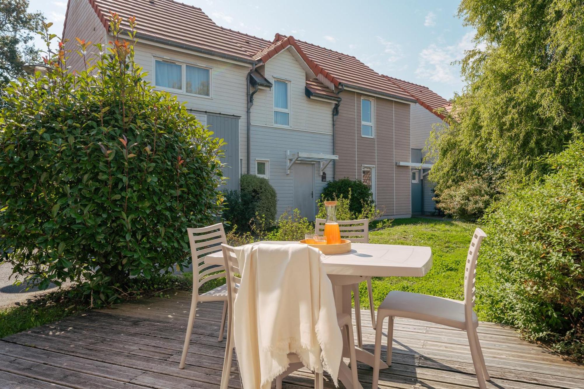 פורנישי Residence Pierre & Vacances Le Domaine Du Bois De La Gree מראה חיצוני תמונה